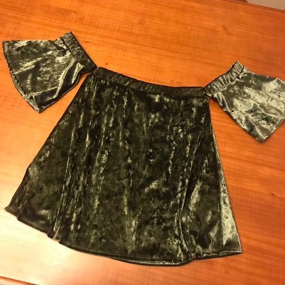 Crushed Velvet Off Shoulder Top - Picture 4 of 7
